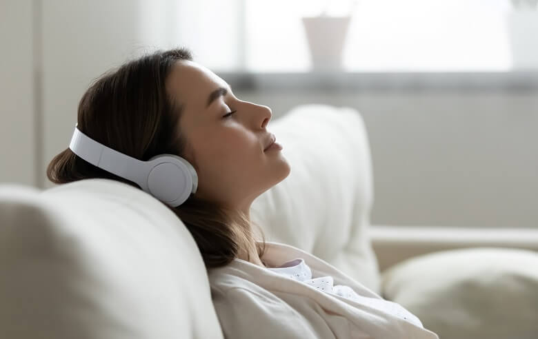 Ranking słuchawek bezprzewodowych nausznych – najlepsze modele